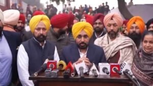 Fatehgarh Sahib: शहीदी सभा में पहुंचे सीएम भगवंत मान, कहा-साहिबजादों की शहादत को पूरी दुनिया कर रही नमन