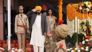 पंजाब में आज सभी स्कूलों की छुट्टी:CM बोले-राजधानी छीनने की कोशिशें; चंडीगढ़ में 2000 कैमरे लगेंगे