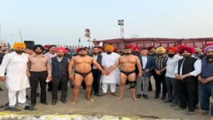 Gharachon Wrestling Dangal : गांव घराचों में महाकुश्ती दंगल की धूम, विजेता पहलवान को मिला फोर्ड ट्रैक्टर