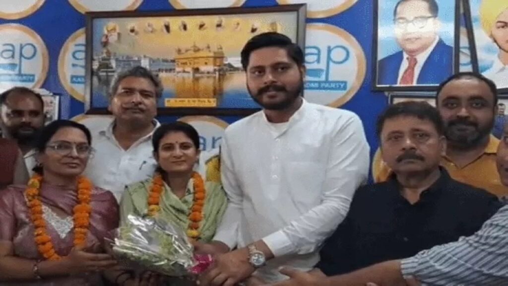 अश्वनी शर्मा के गृह क्षेत्र में भाजपा को झटका:पठानकोट ब्लॉक समिति पर आम आदमी पार्टी का कब्जा, BJP की गीता ने मारी पलटी