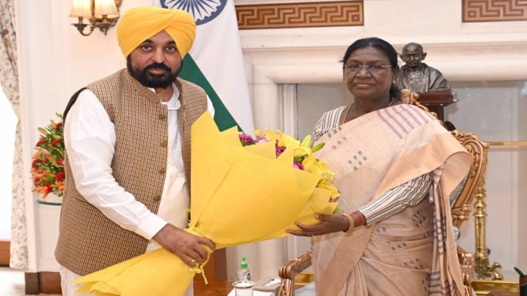 राष्ट्रपति द्रौपदी मुर्मू से मिले CM भगवंत सिंह मान, बोले – “पंजाब में गद्दारी बर्दाश्त नहीं”
