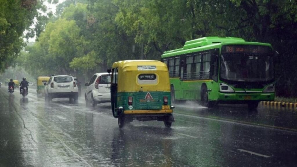 पंजाब में मौसम ने बदली करवट, बारिश-तूफान को लेकर रेड अलर्ट जारी