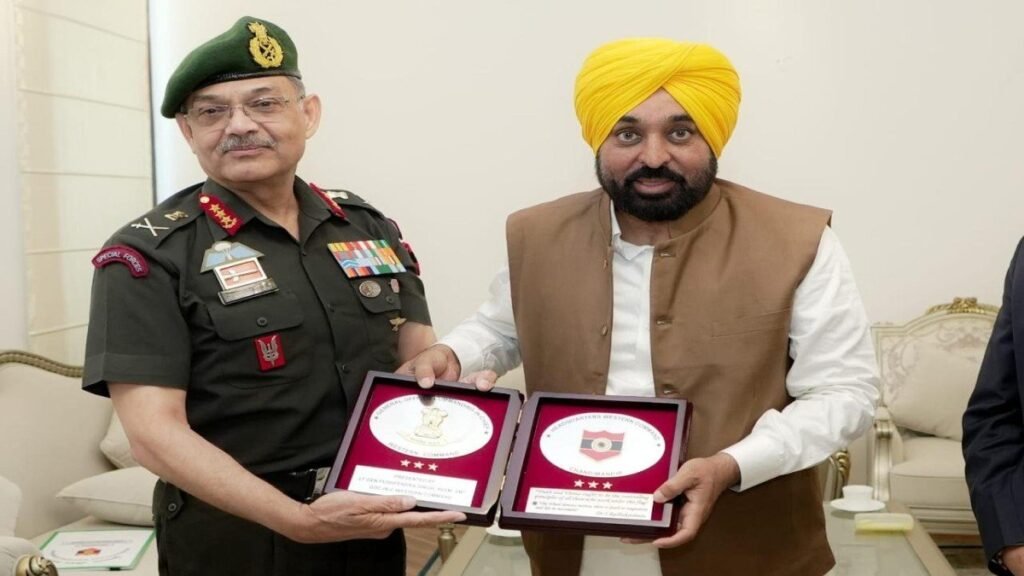 CM भगवंत सिंह मान ने पश्चिमी कमान के आर्मी कमांडर के साथ सीमावर्ती सुरक्षा, राहत कार्यों और ऑपरेशनल तैयारियों के बारे में विचार-विमर्श किया