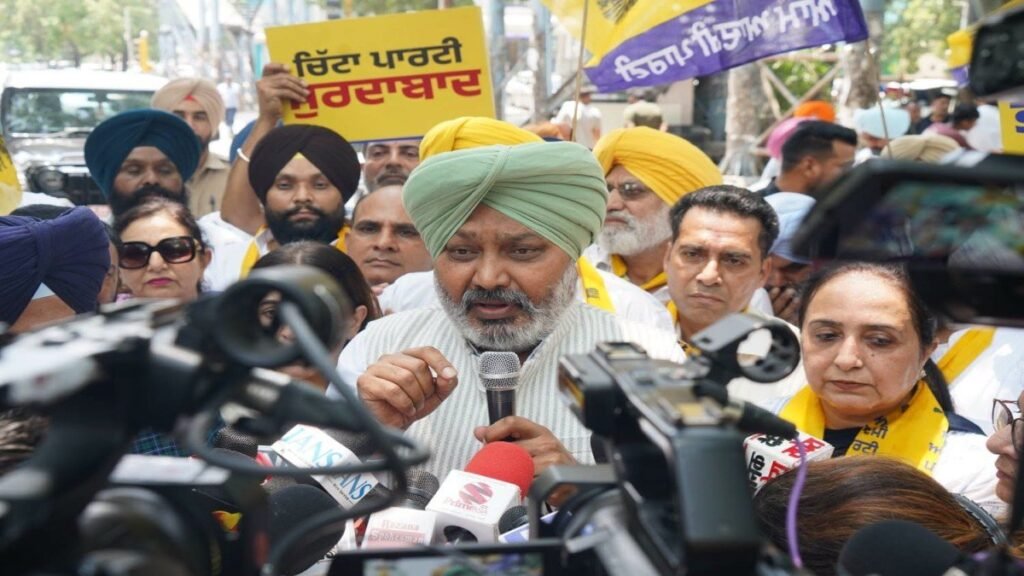 CM भगवंत सिंह मान को निशाना बनाने वाली फर्जी वीडियो फैलाकर अकाली दल की पंथ विरोधी और पंजाब विरोधी गतिविधियों के खिलाफ आप ने प्रदेश स्तरीय प्रदर्शन किया