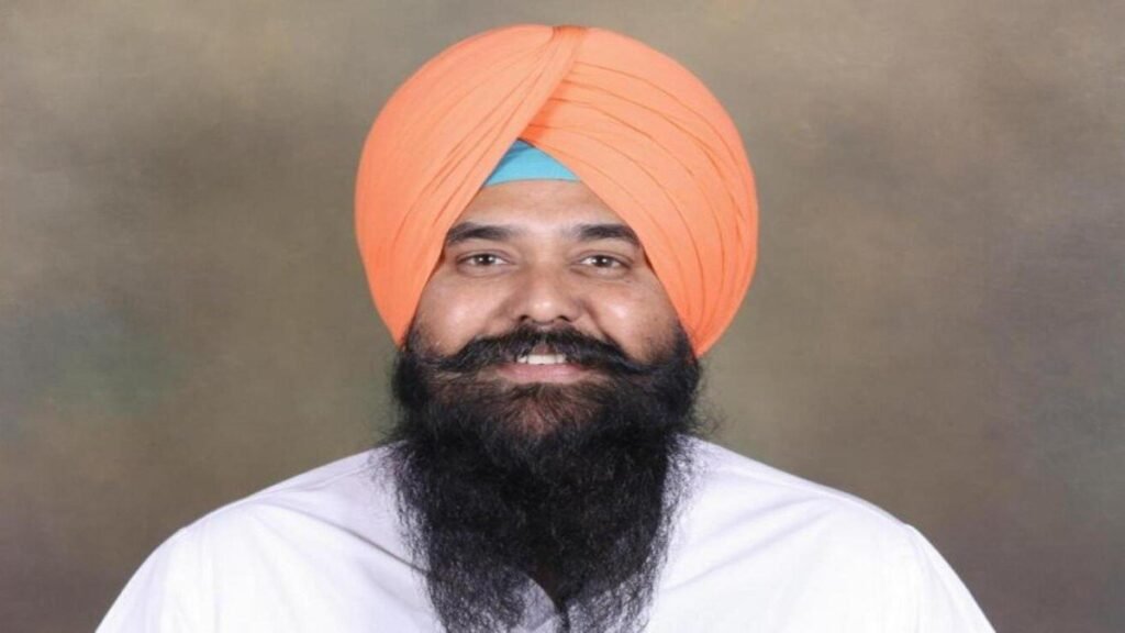 आप सांसद मालविंदर कंग ने पंजाब यूनिवर्सिटी में पंजाबी साइनबोर्ड फिर से लगाने के फैसले का किया स्वागत