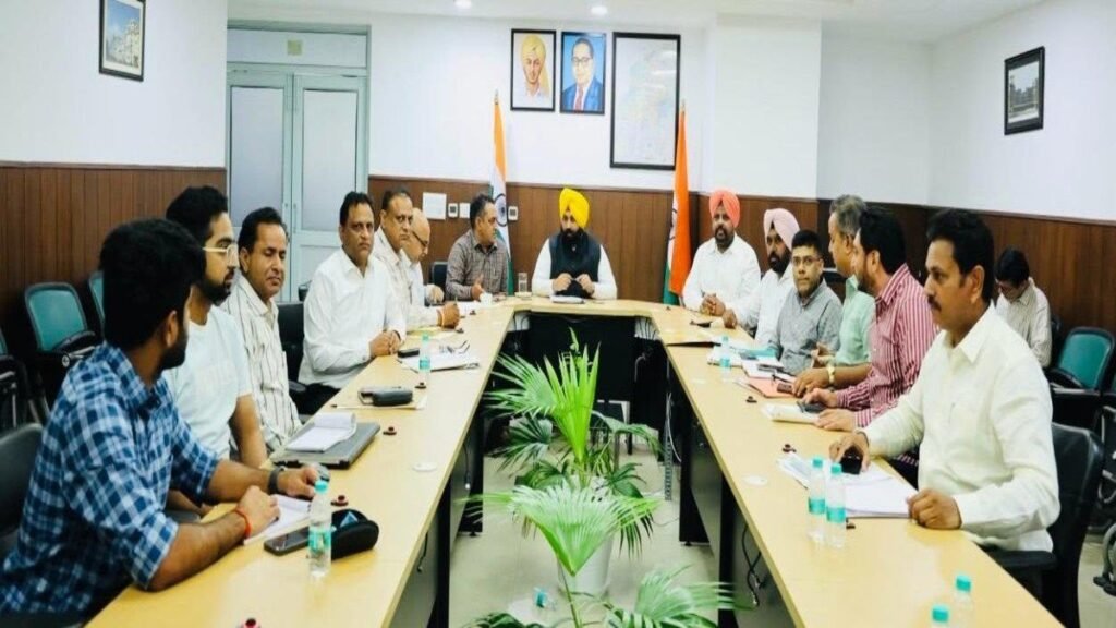 ट्राइसिटी से सटे कस्बों में 250 किलोमीटर से अधिक सड़कों का निर्माण जारी, 50 नए ट्यूबवेल लगाए जाएंगे: हरजोत सिंह बैंस
