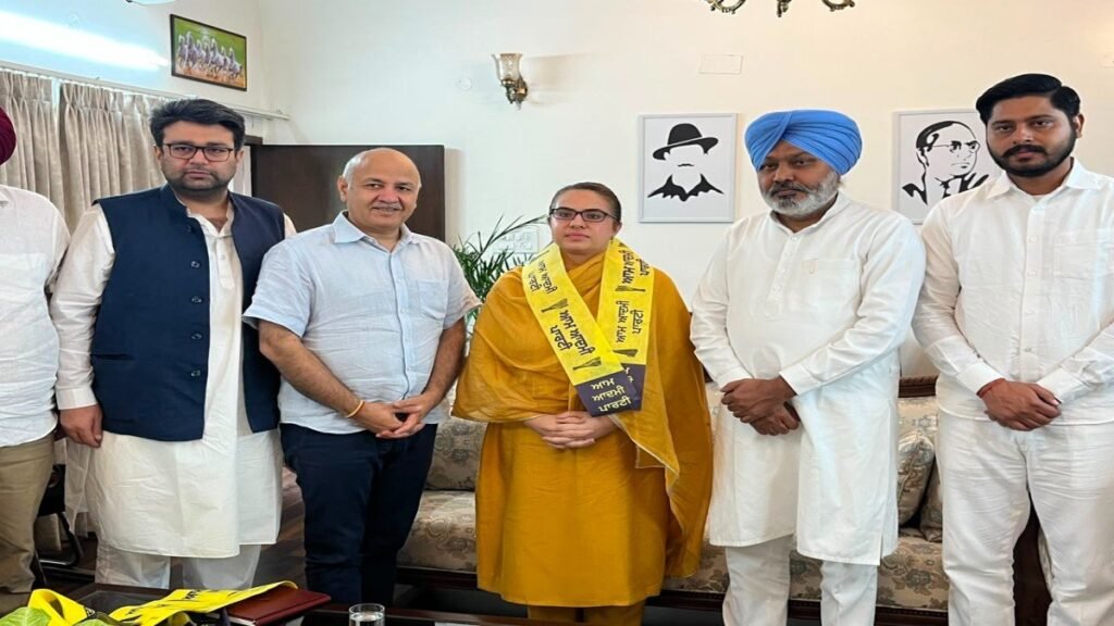 आप के सीनियर नेता मनीष सिसोदिया और हरपाल चीमा ने डॉ. डोडा का पार्टी में किया स्वागत