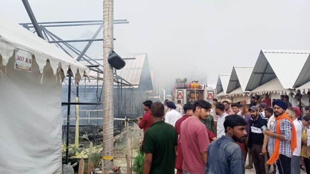 श्री आनंदपुर साहिब की टेंट सिटी में भीषण आग, दर्जनभर केबिन जलकर राख, बड़ा हादसा टला