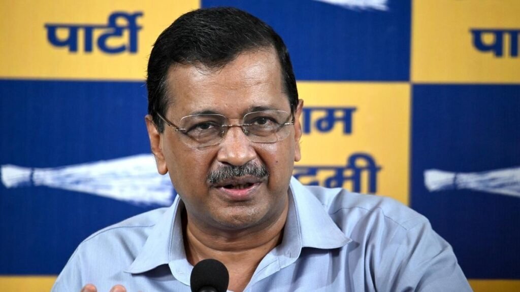 चीन कृत्रिम सूरज बना रहा है और हमारे प्रधानमंत्री बच्चों पर FIR करवाने में व्यस्त हैं- केजरीवाल